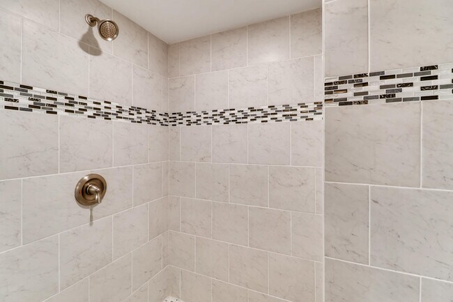 Building Photo - 250 President St