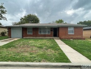 Building Photo - 3 BR/2.5BA | Updated Single Family Home | 1-Car Garage Parking | Fenced backyard