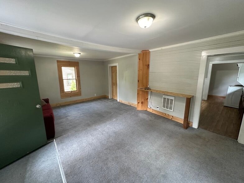 Living Room Inside Front Door - 114 Carolina Ave