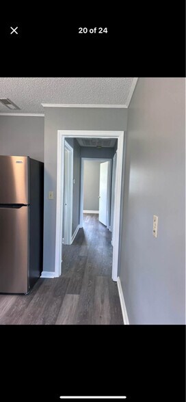 Building Photo - 3110 Riverside Dr