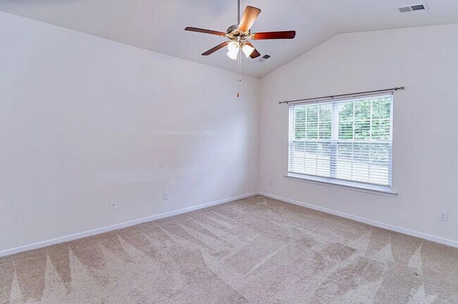 Building Photo - 245 Hartwood Lake Ln