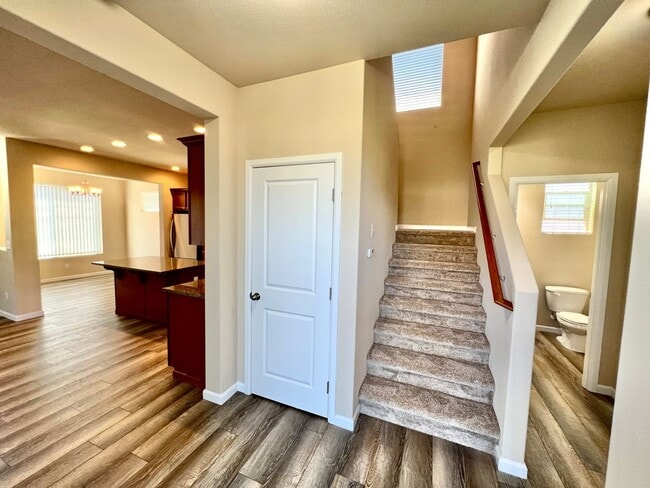 Building Photo - LIKE NEW Truly a MUST SEE! Move-in Ready
