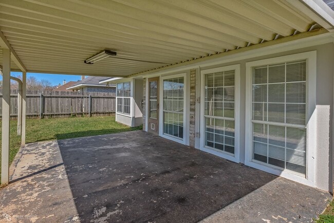 Building Photo - Beautiful South Bossier Southgate Estates ...