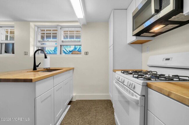 Building Photo - 69 Mt Tabor Way