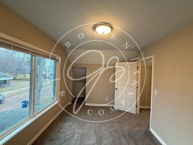 Building Photo - Beautiful 3 bedroom 2 bathroom home in South Toledo