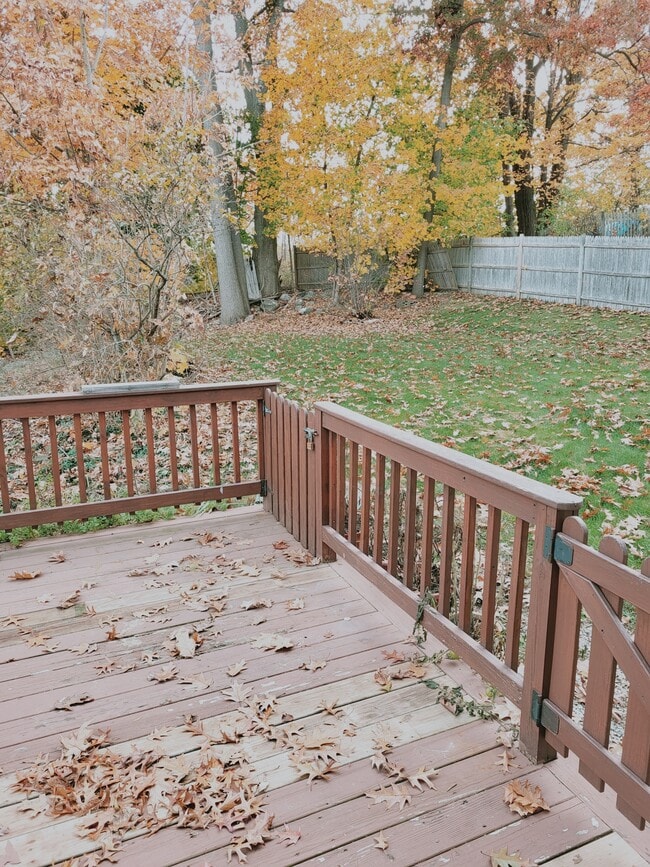 Building Photo - 141 Greenwood Ct