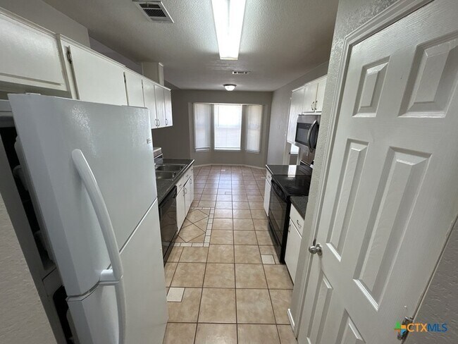 Building Photo - 4507 Lonesome Dove Dr