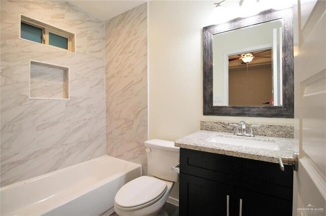 Building Photo - 1418 Coyote Hls