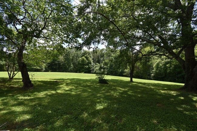 Building Photo - 2 Bedroom Home For Rent in The County!