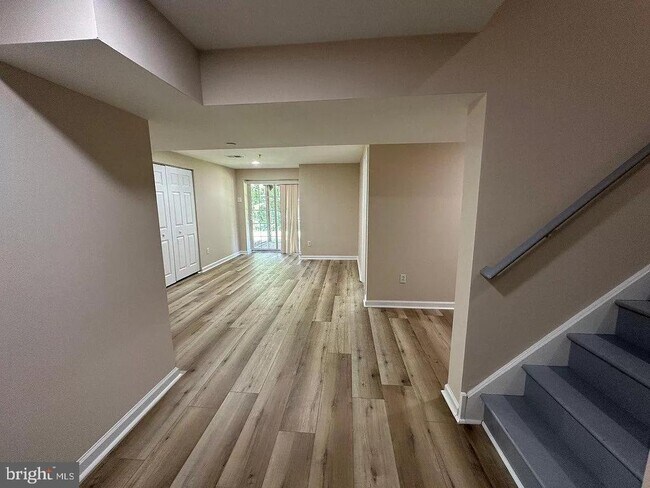 Building Photo - 4624 Old Oak Rd