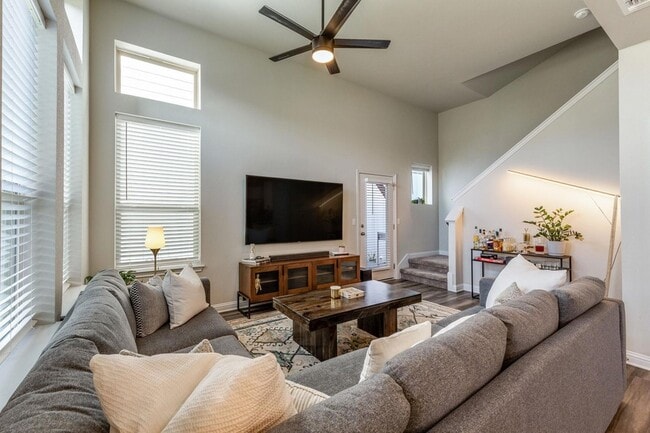 Building Photo - 7812 Moody Bend