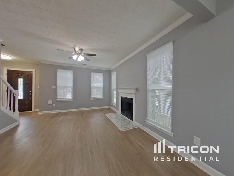 Building Photo - 1384 Ling Dr