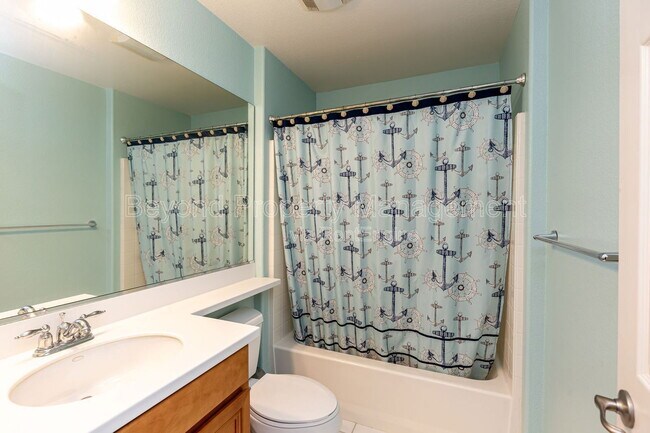 Building Photo - 2616 Bellezza Dr