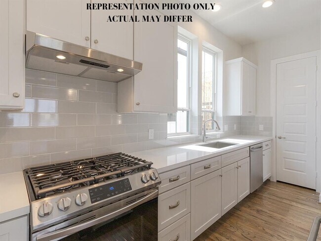 Building Photo - 2808 Grand Fountains Dr