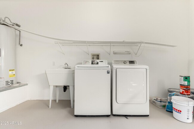 Building Photo - 14608 W Horizon Dr