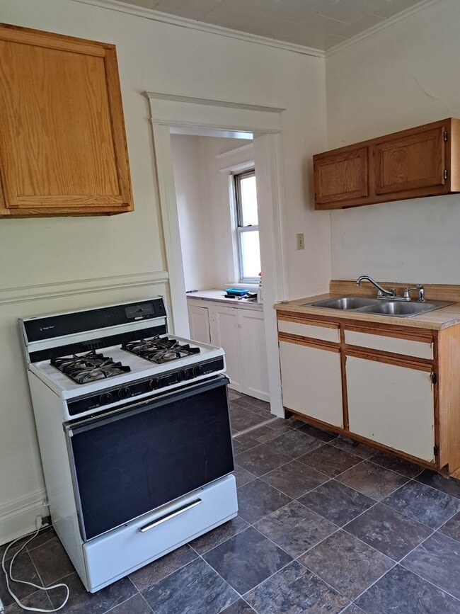 Building Photo - 307 Cedarwood Ter