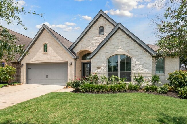 Building Photo - 23322 Amoroso St