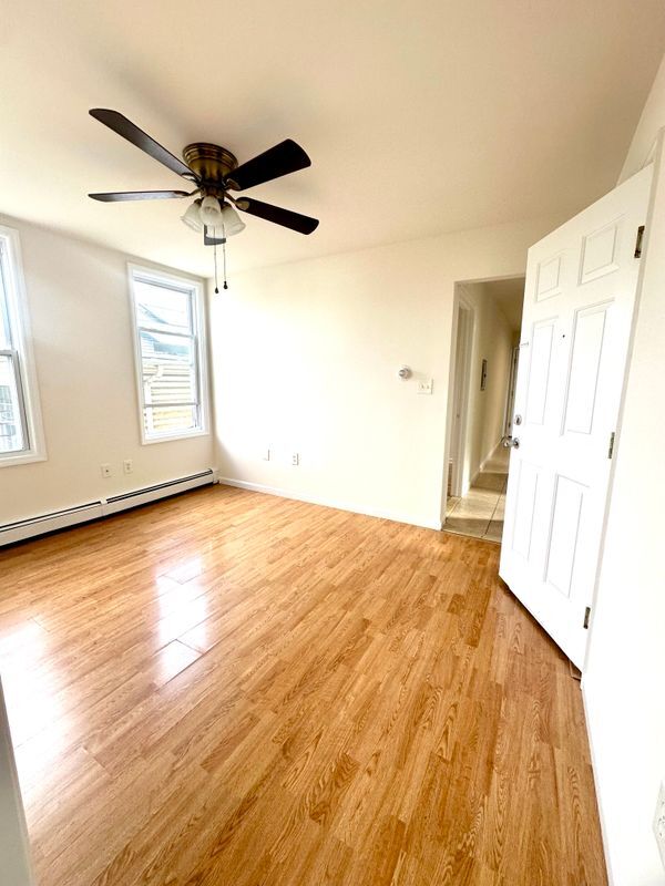 Building Photo - 202 S 5th St