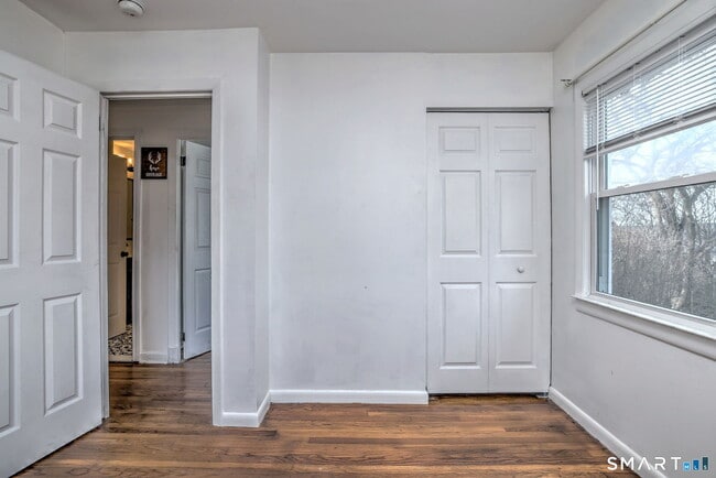 Building Photo - 42 Highland Ave