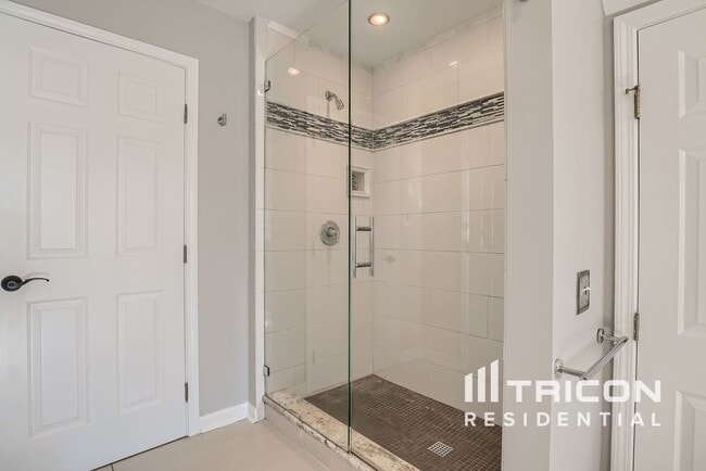 Building Photo - 15510 Robsart Ct