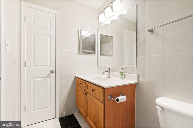 Building Photo - 11070 Clovertree Ct