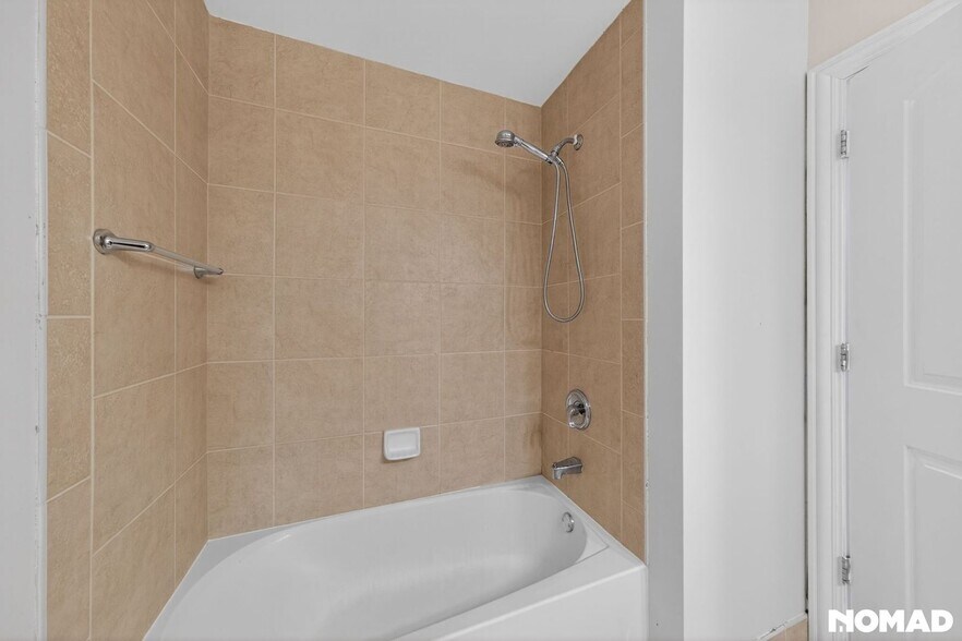 Building Photo - 787 Graceland Ave