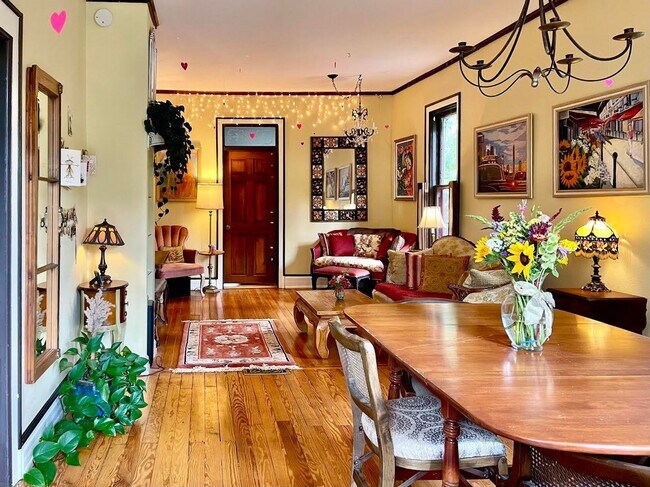 Building Photo - Charming Furnished Home in Downtown Boulder
