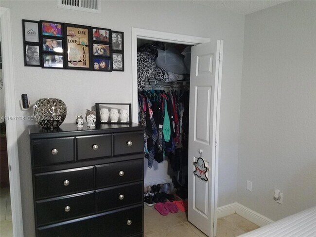 Building Photo - 15570 SW 105th Ln