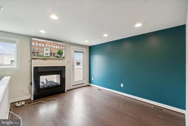 Building Photo - 241 Kepler Dr