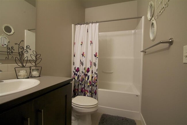 Building Photo - Wonderful Patio Home In The Mill District ...