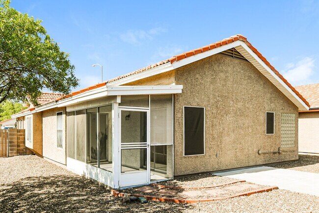 Building Photo - 6603 E Northridge St