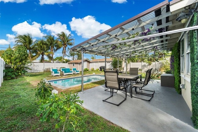 Building Photo - 1935 Arthur St