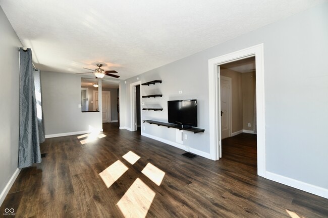 Building Photo - 6186 Evanston Ave