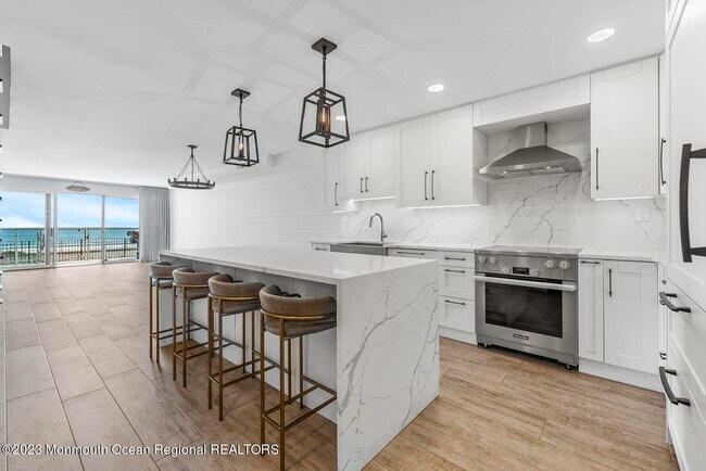 Building Photo - 510 Ocean Ave N