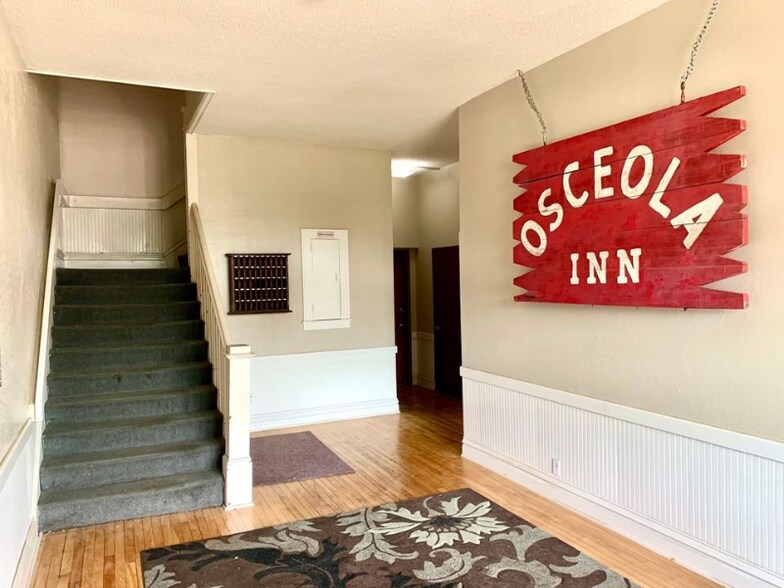 Building Photo - 105 3rd Ave