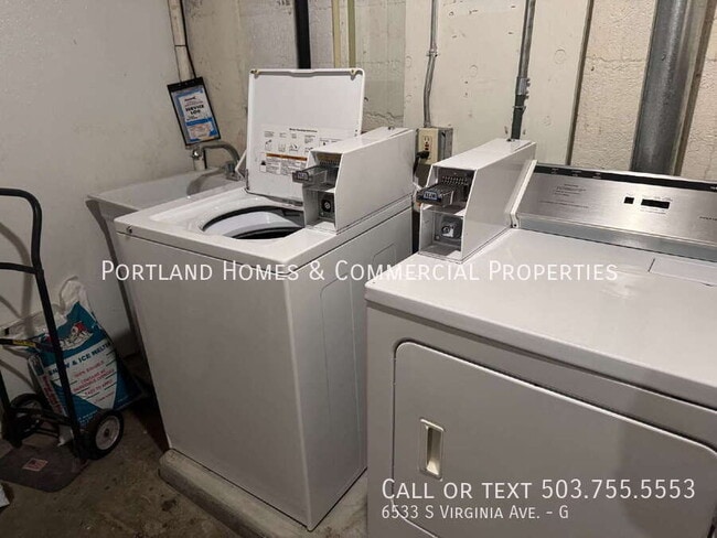 Building Photo - 6533 S Virginia Ave