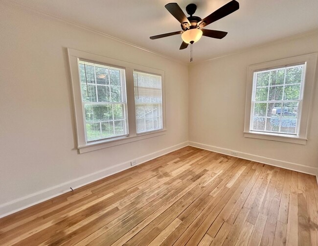 Building Photo - Newly remodeled 3 bedroom, 2 bath home for...