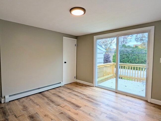 Building Photo - 2529 Main St