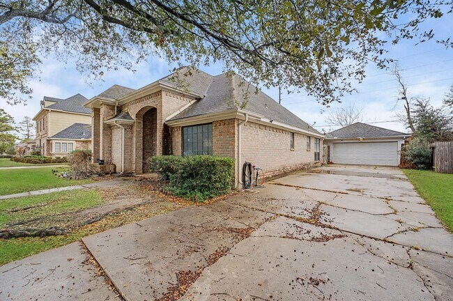 Building Photo - 7223 Mission Ct Dr