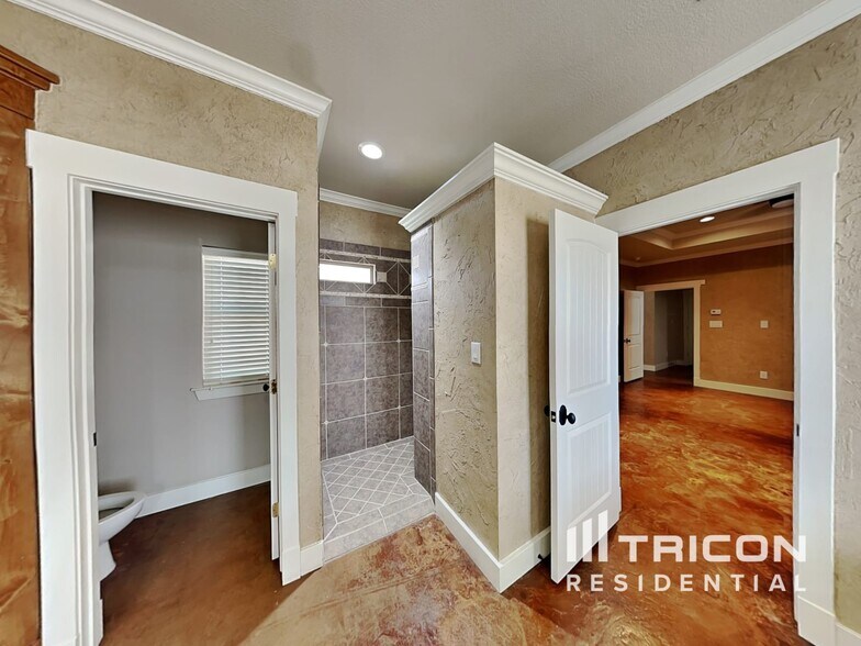 Building Photo - 1312 Miles Ct