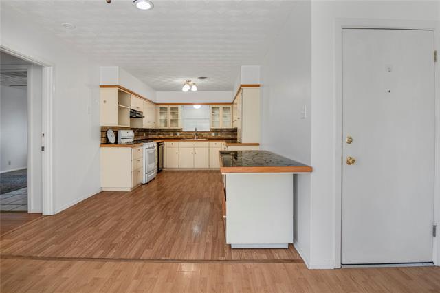 Building Photo - 1618 University Dr