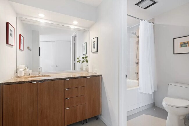 Building Photo - 680 N Lake Shore Dr