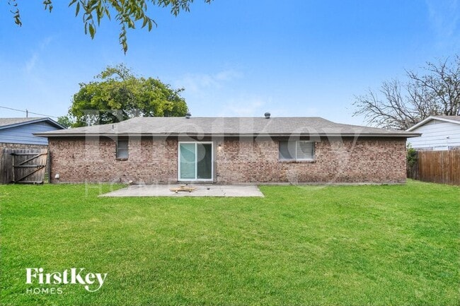 Building Photo - 918 Kerry St