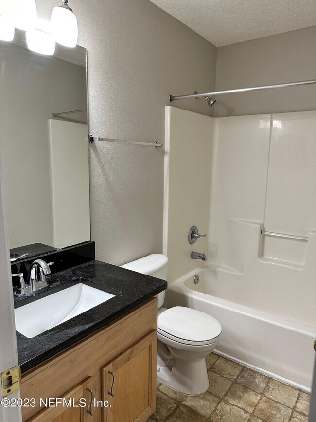 Building Photo - 264 Scrub Jay Dr