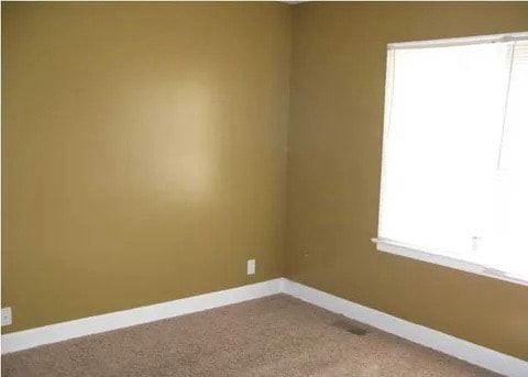 Building Photo - 802 Chester Ave