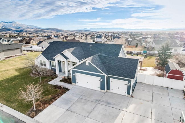 Building Photo - Beautiful 6-Bedroom Home in Eagle Mountain!
