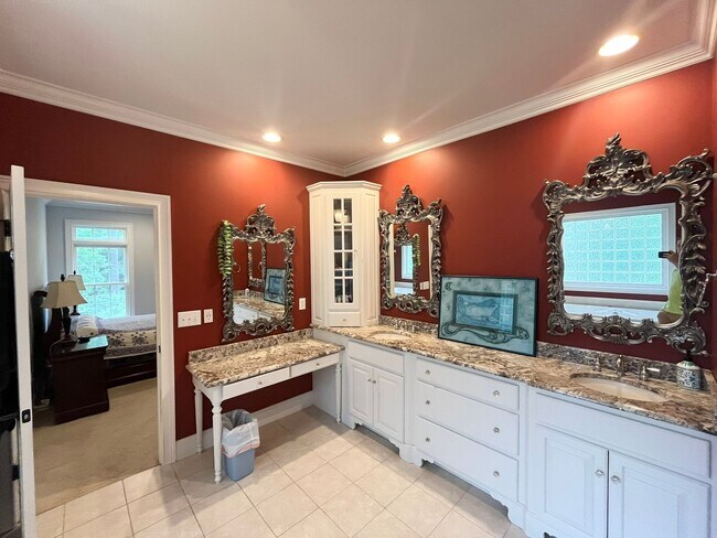 Building Photo - Incredible 4BD, 6.5BA Raleigh Home Near Fa...