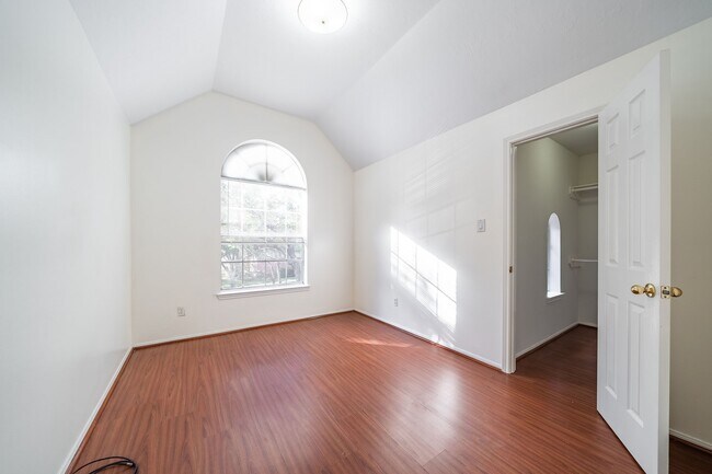 Building Photo - 3627 Heritage Colony Dr