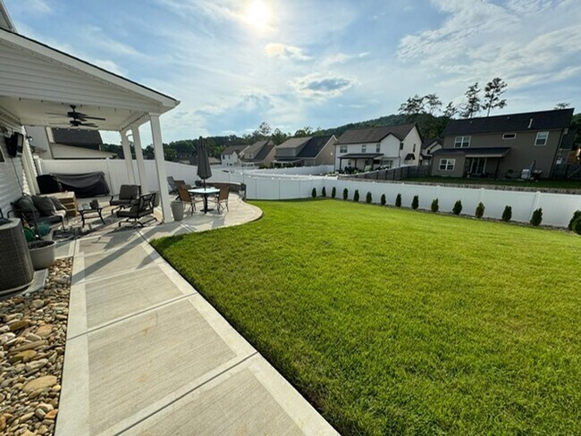 Building Photo - Knoxville 37920 - **COMING AVAILABLE August 1st** Beautiful single family home located in South K...