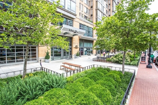 Building Photo - 475 K St NW